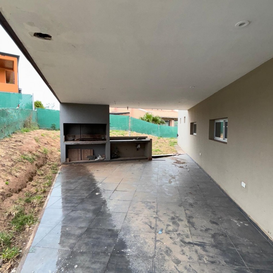 CASA EN VENTA EN PORTAL DEL SOL