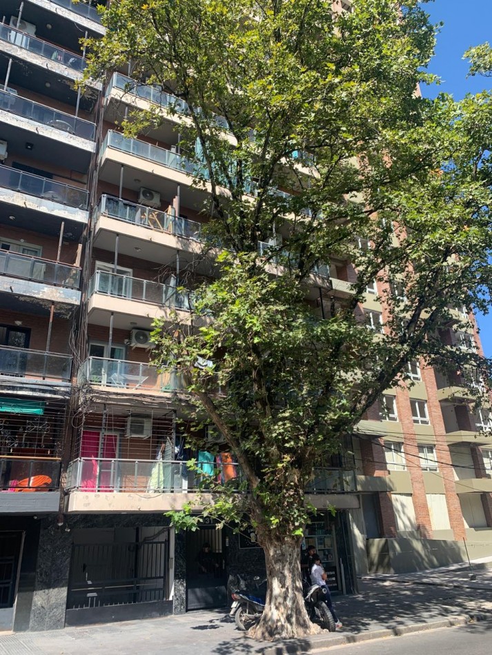 VENTA DEPTO. 1 DORM - AV AVELLANEDA 400